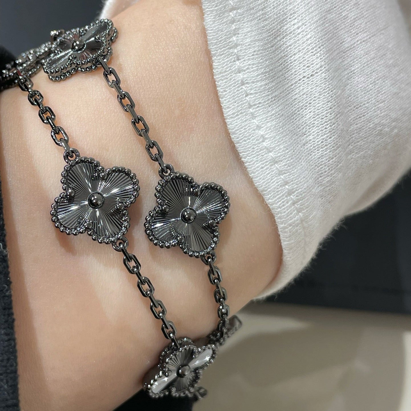 [✨Rose💎]BRACELET NOIR À 5 MOTIFS TRÈFLE 
