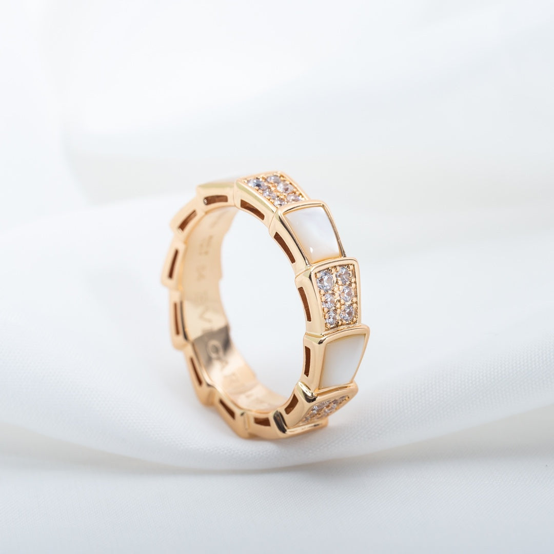 [✨Rose💎]BAGUE SERPENTI OR ROSE NACRE PAVÉE DIAMANTS 4MM