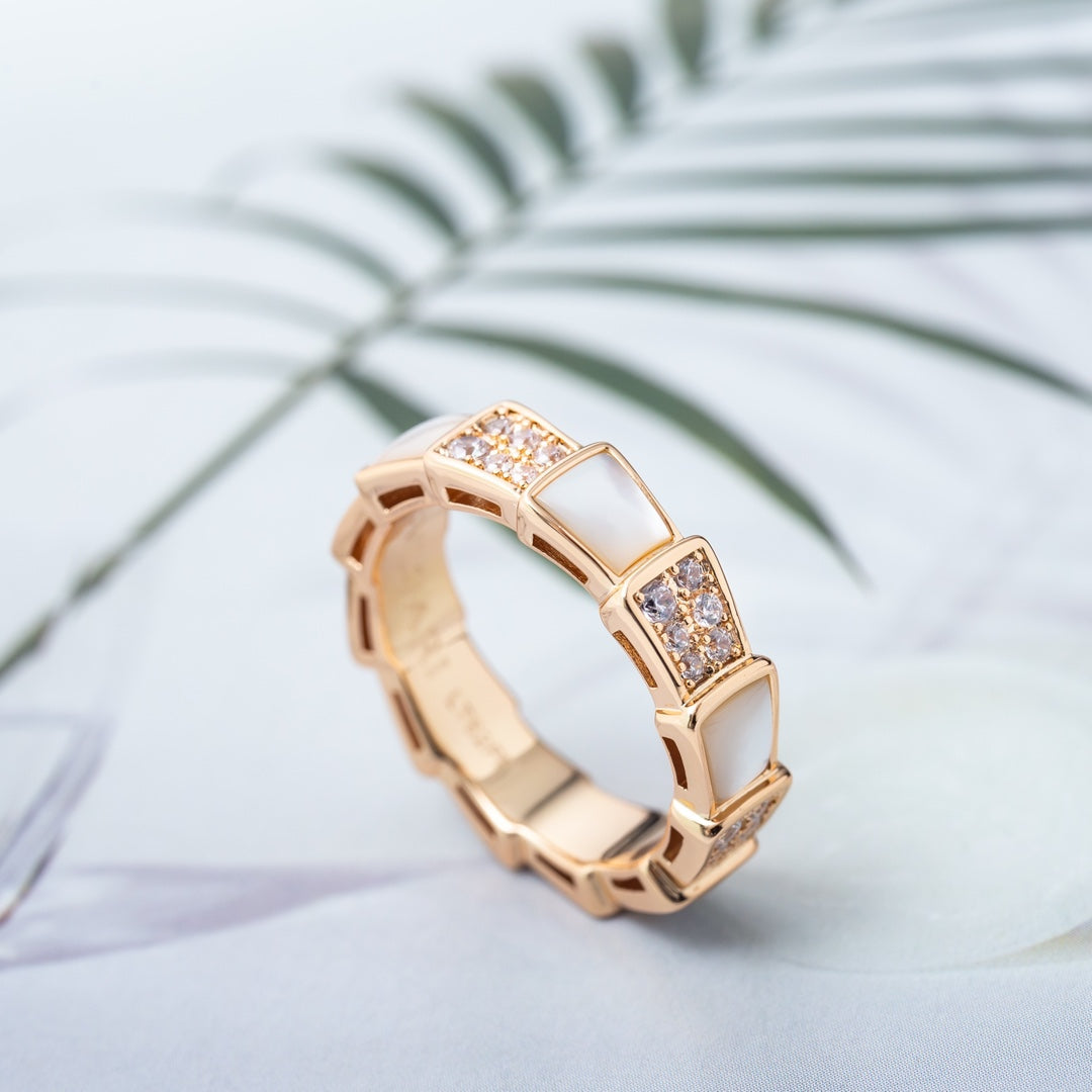 [✨Rose💎]BAGUE SERPENTI OR ROSE NACRE PAVÉE DIAMANTS 4MM