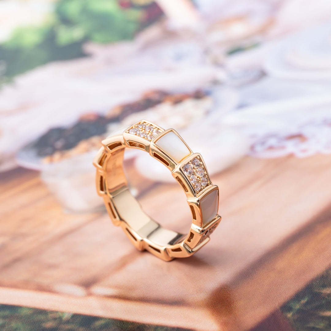 [✨Rose💎]BAGUE SERPENTI OR ROSE NACRE PAVÉE DIAMANTS 4MM
