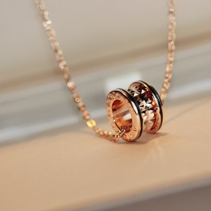 [✨Rose💎] COLLIER PENDENTIF ROCK ZERO 1 OR ROSE NOIR