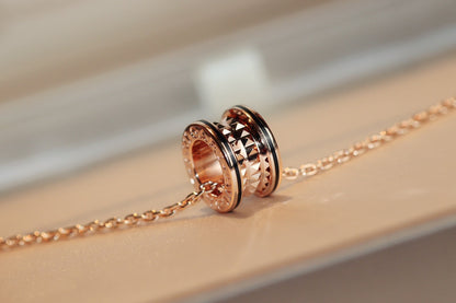 [✨Rose💎] COLLIER PENDENTIF ROCK ZERO 1 OR ROSE NOIR