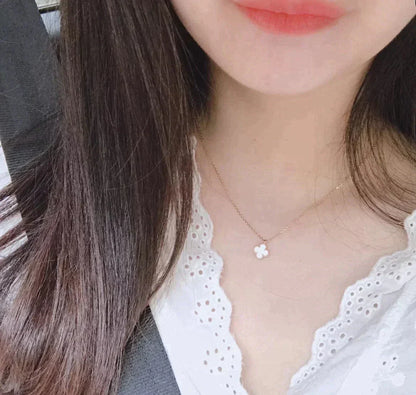 [✨Rose💎] COLLIER MINI TRÈFLE EN NACRE BLANCHE 9,5 MM