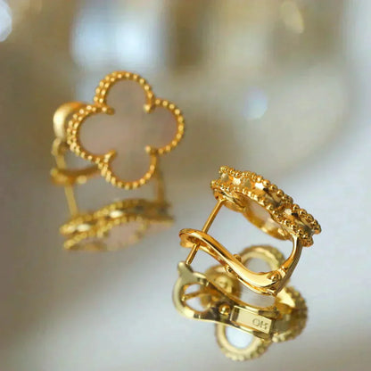[✨ローズ💎]クローバー ミディアム 1モチーフ ホワイト モップ スタッドピアス