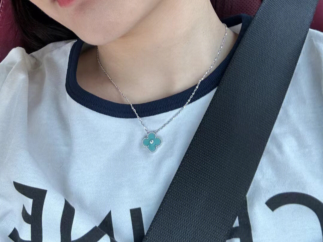 [✨Rose💎] COLLIER TRÈFLE 1 DIAMANT BLEU CLAIR EN ARGENT