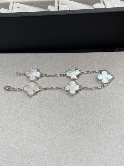 [✨Rose💎]CLOVER WHITE PEARL MOP 5 MOTIF BRACELET COLLECTION