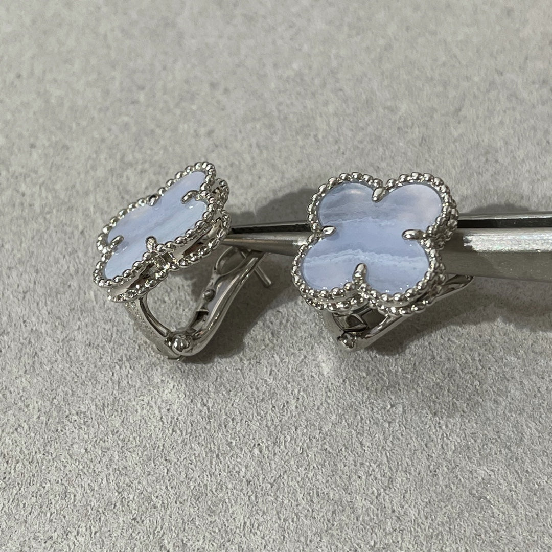 [✨Rose💎]クローバーカルセドニーシルバースタッドピアス