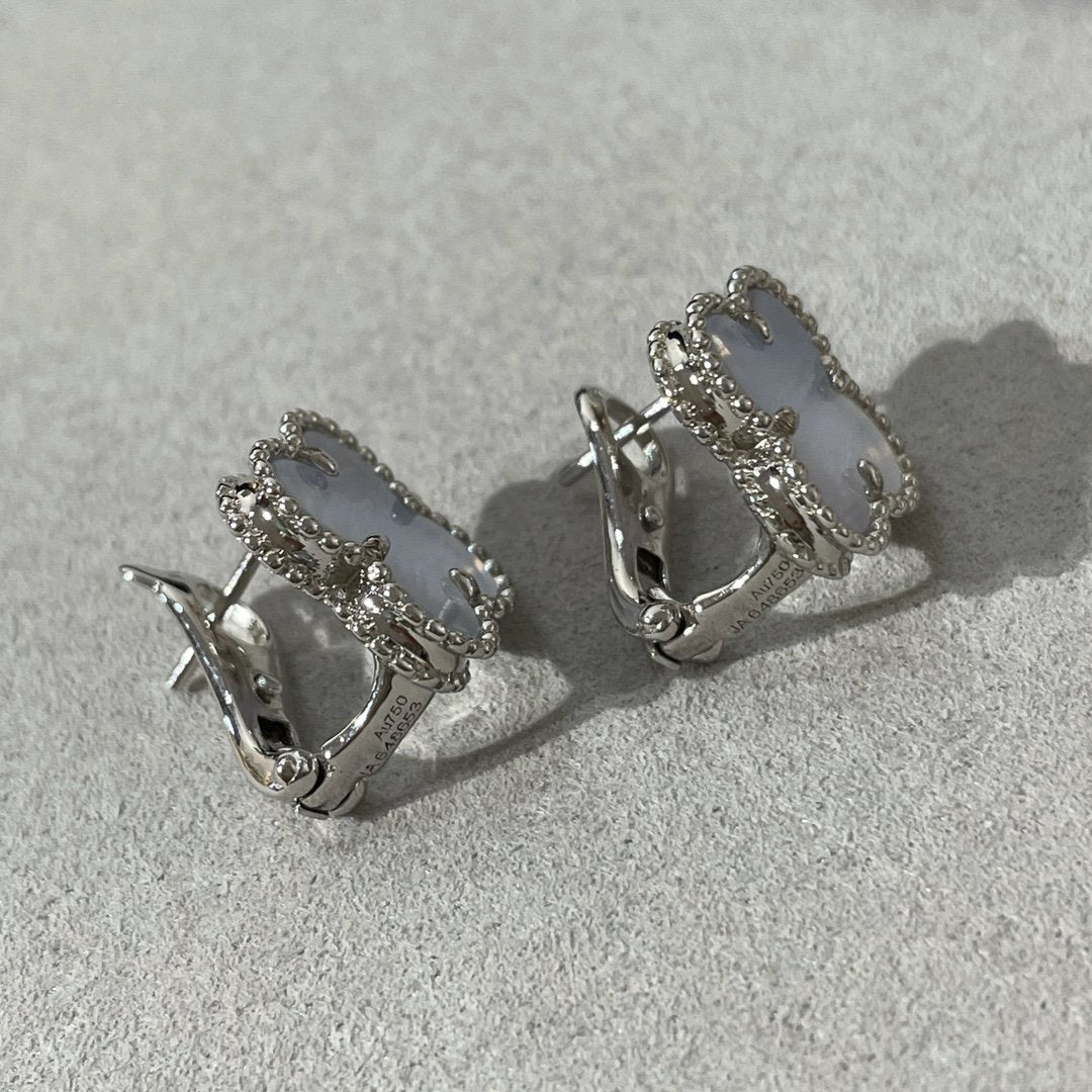 [✨Rose💎]クローバーカルセドニーシルバースタッドピアス