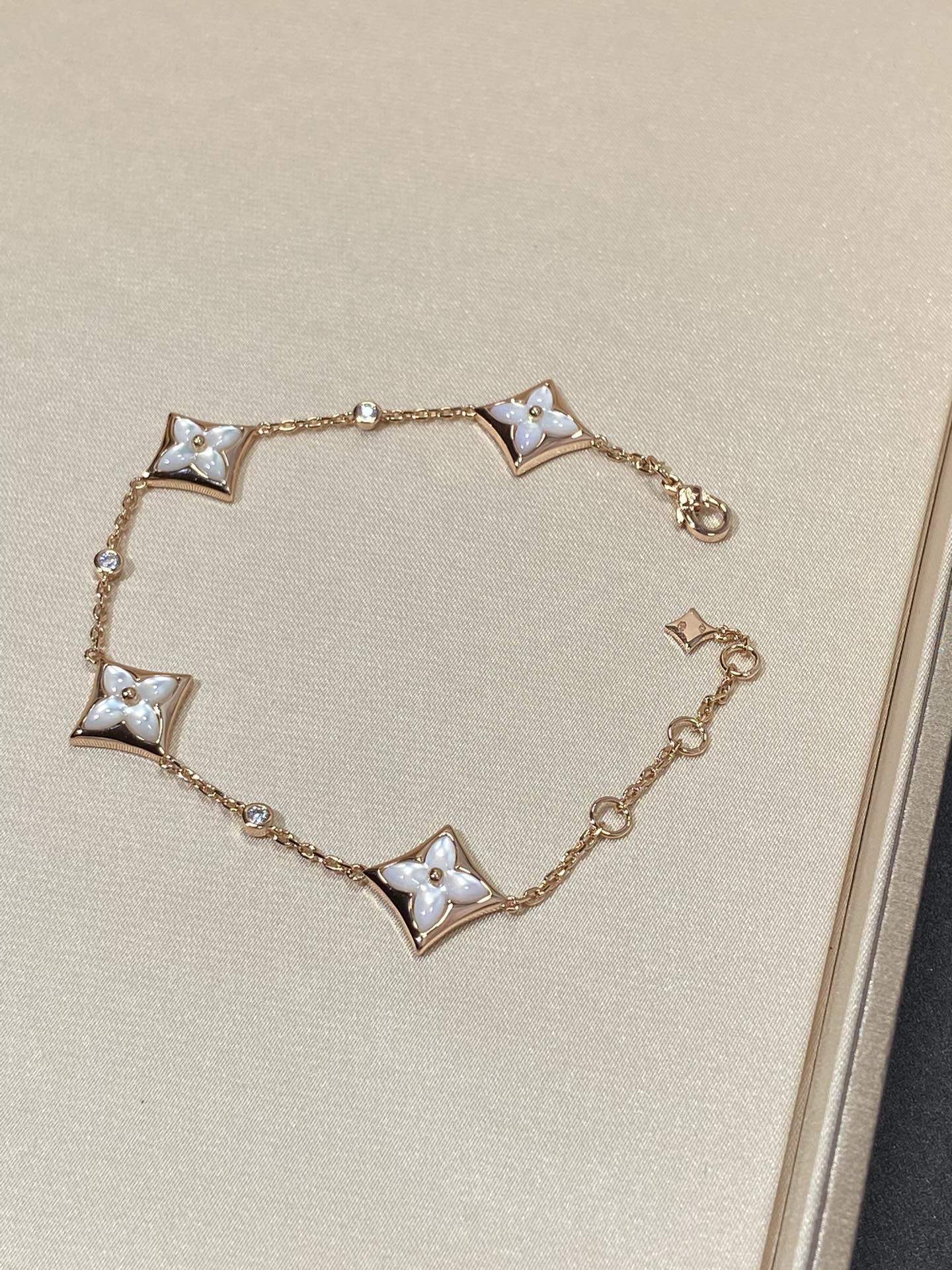[✨Rose💎]BRACELET EN OR ROSE ET DIAMANT À 4 MOTIFS ÉTOILE