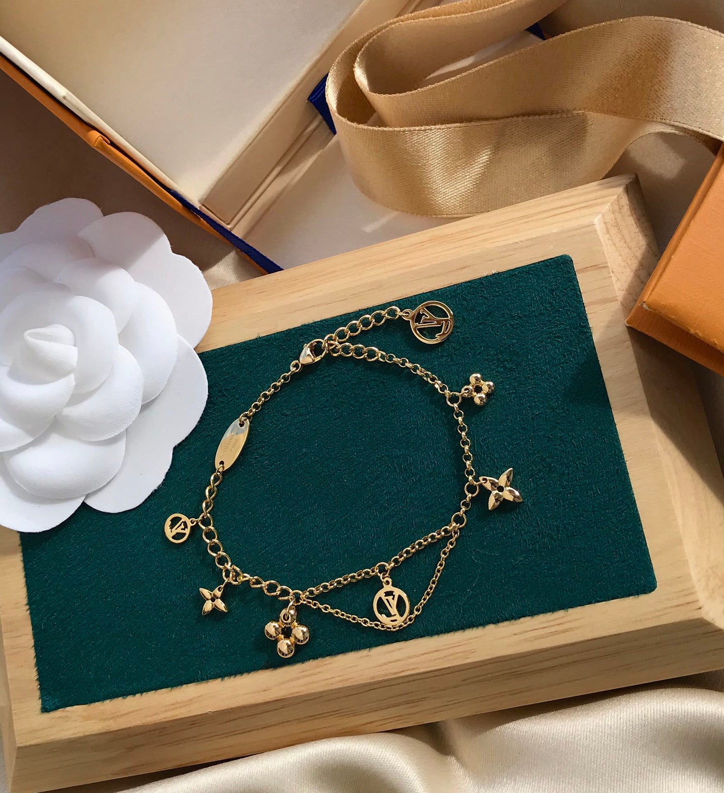 [✨Rose💎]BLOOMING PINK GOLD MOP BRACELET
