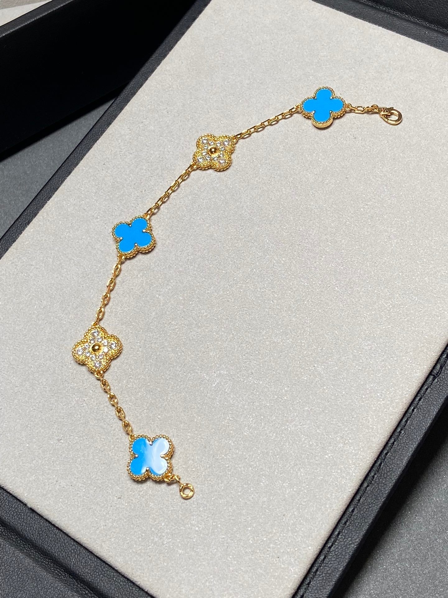 [✨Rose💎]BRACELET EN OR ET DIAMANTS À 5 MOTIFS EN CALCÉDOINE BLEUE 