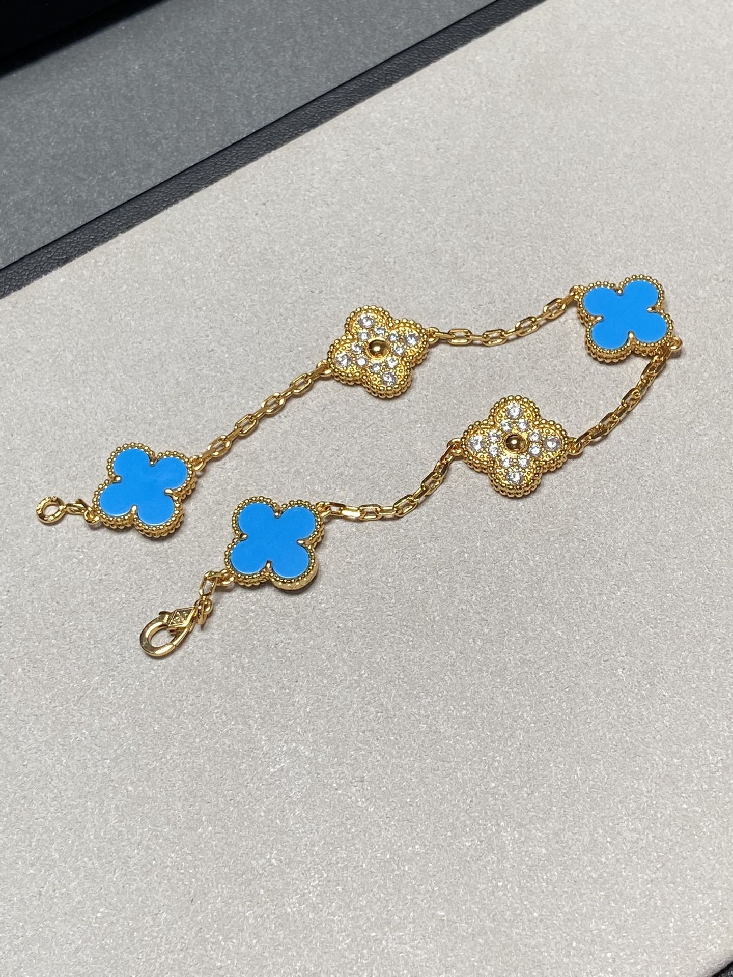 [✨Rose💎]BRACELET EN OR ET DIAMANTS À 5 MOTIFS EN CALCÉDOINE BLEUE 