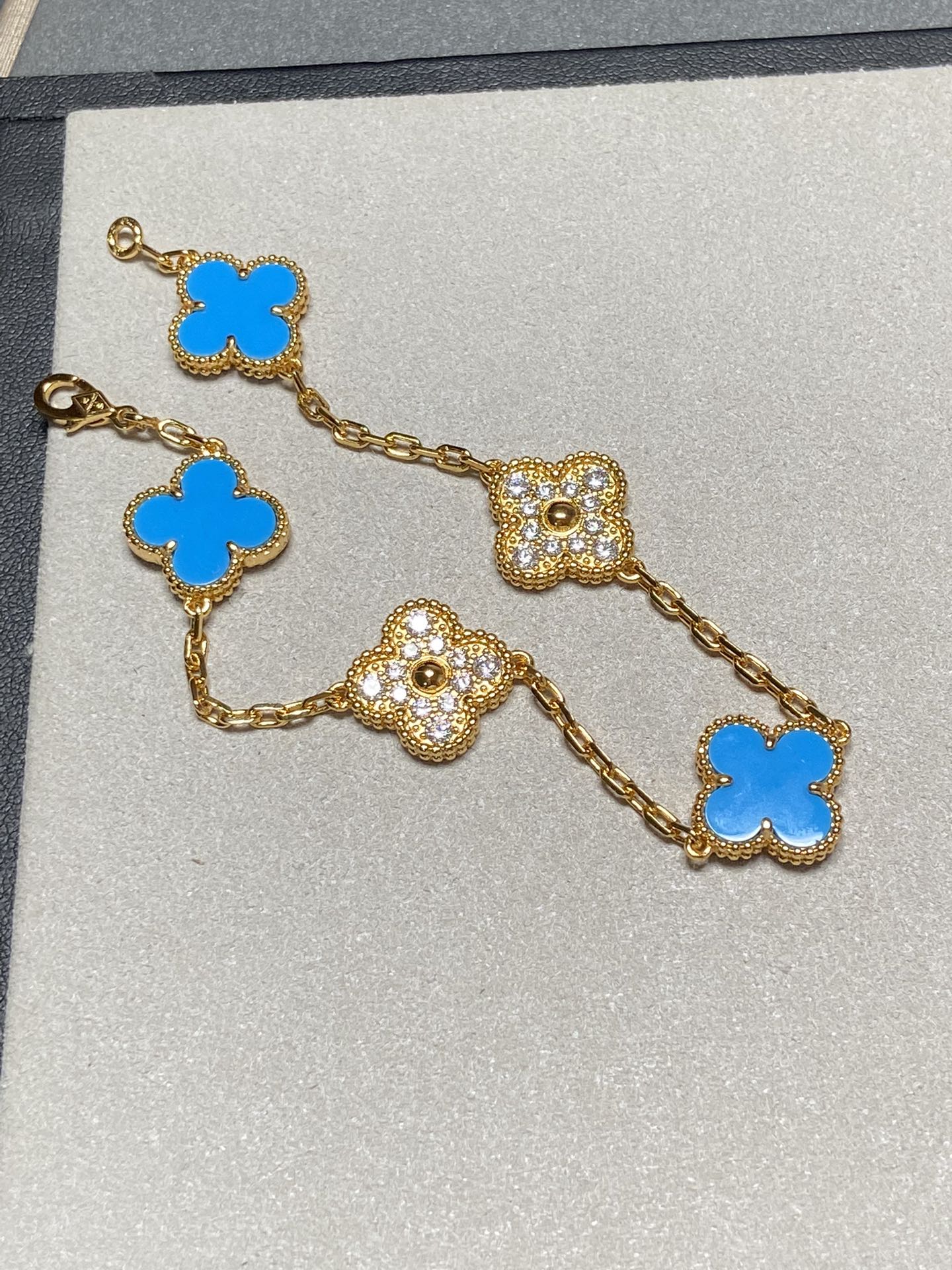 [✨Rose💎]BRACELET EN OR ET DIAMANTS À 5 MOTIFS EN CALCÉDOINE BLEUE 