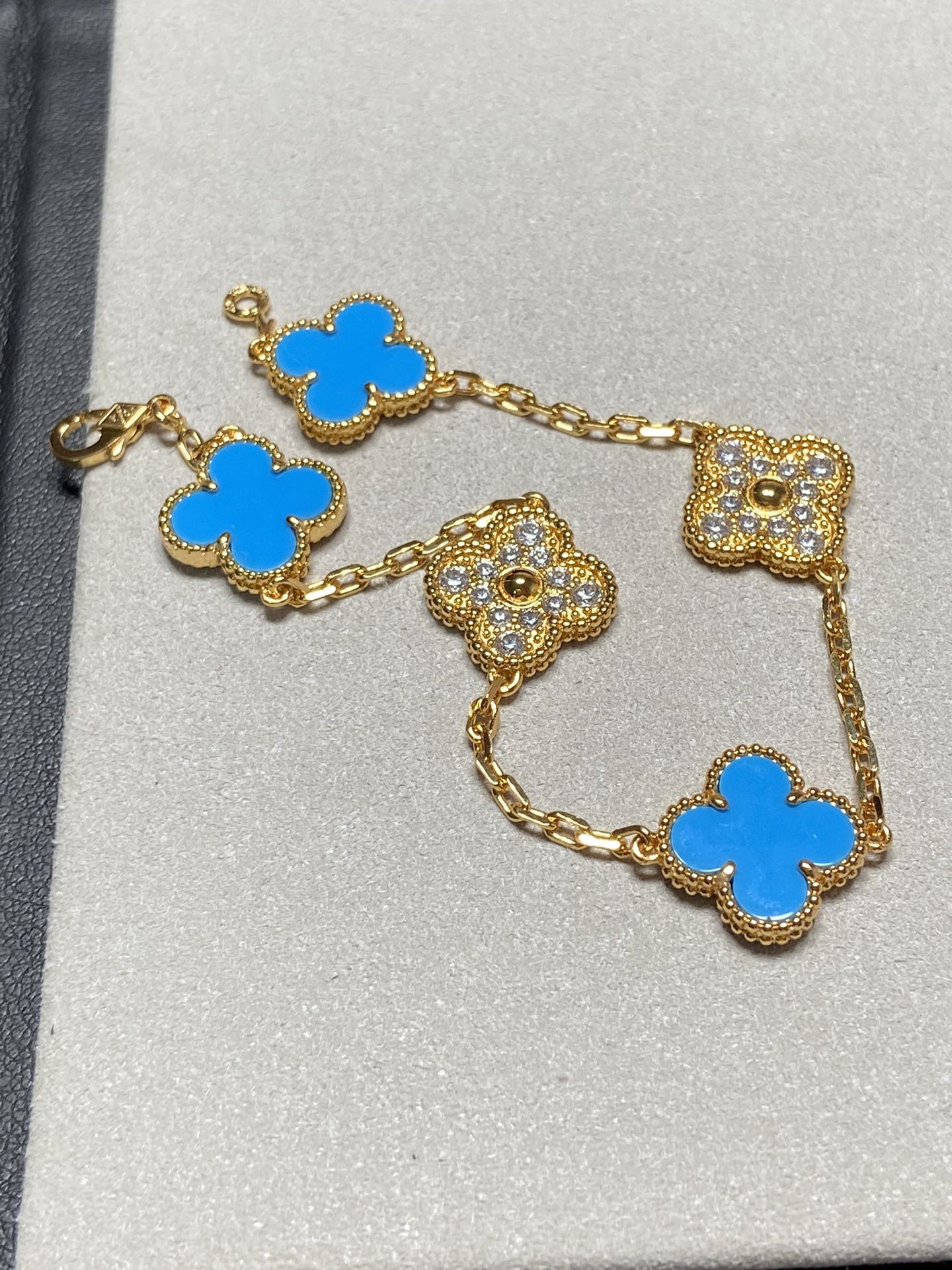 [✨Rose💎]BRACELET EN OR ET DIAMANTS À 5 MOTIFS EN CALCÉDOINE BLEUE 