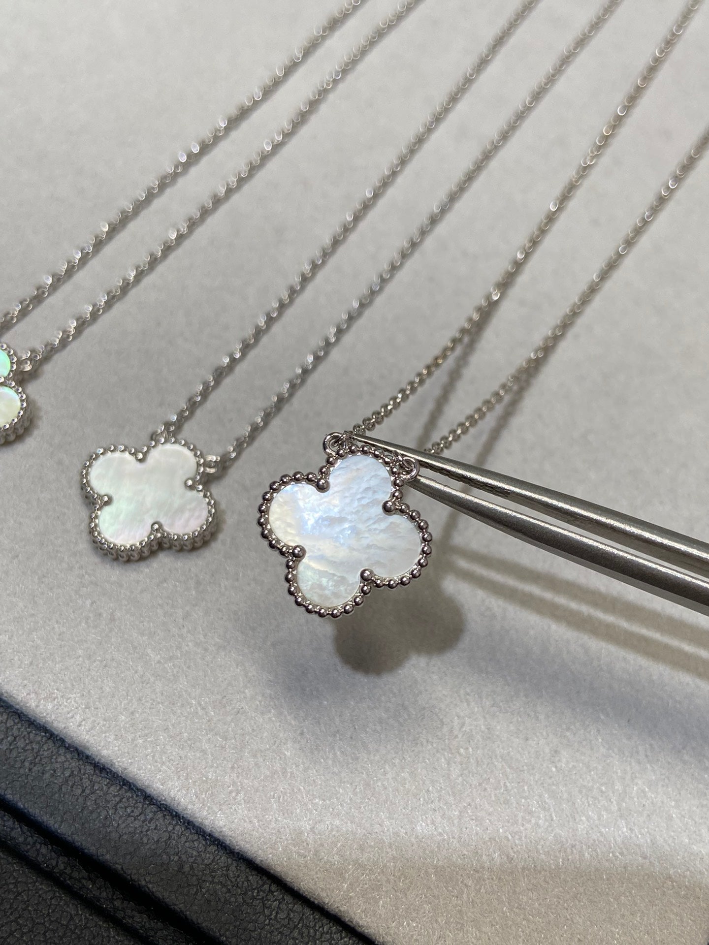 [✨Rose💎] COLLIER CLOVER MOYEN ARGENT BLANC MOP 