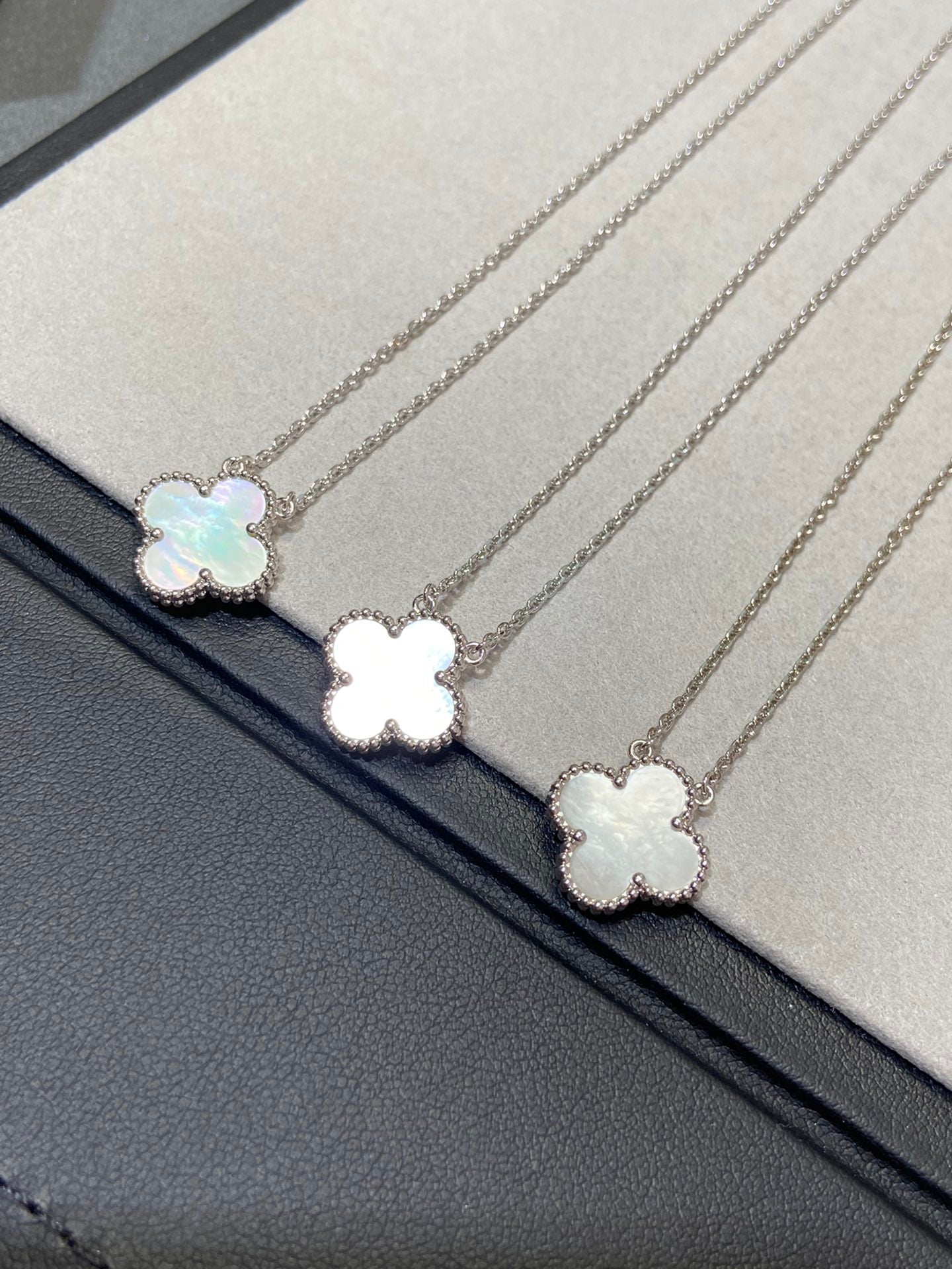 [✨Rose💎] COLLIER CLOVER MOYEN ARGENT BLANC MOP 