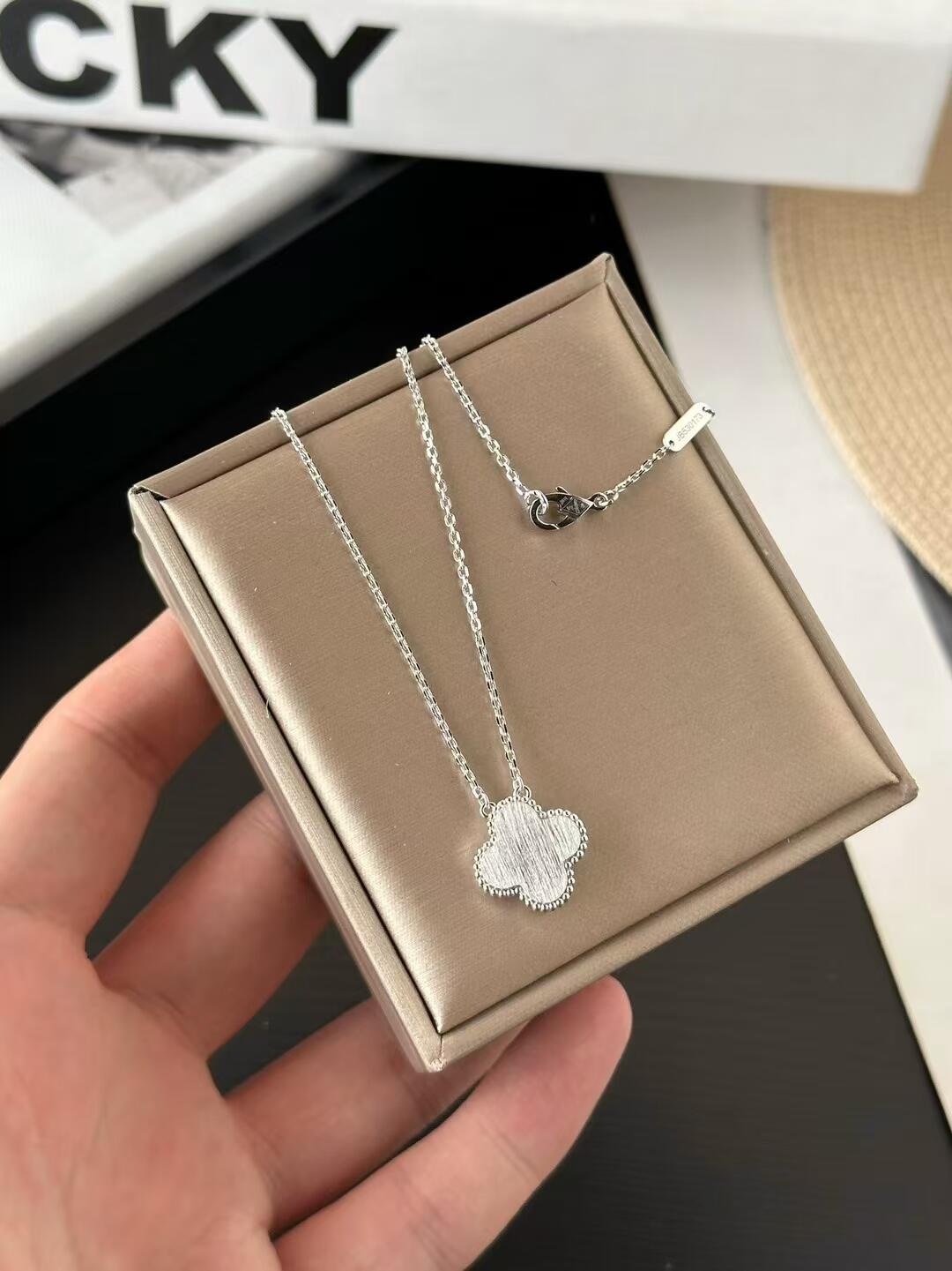 ✨Rose💎]2024 CHRISTMAS LIMITED EDITION CLOVER 15MM LASER NECKLACE