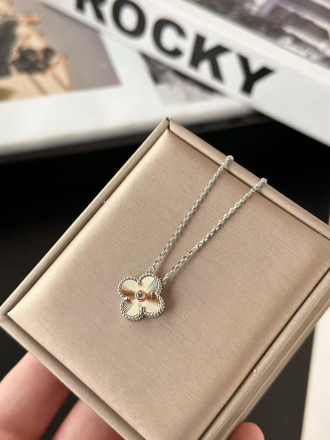 ✨Rose💎]2024 CHRISTMAS LIMITED EDITION CLOVER 15MM LASER NECKLACE
