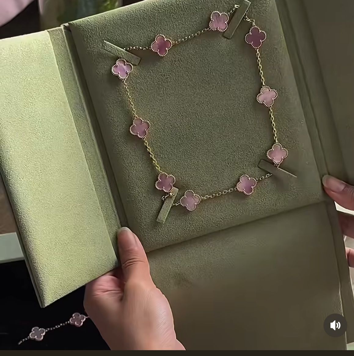 [✨ROSE💎] CLOVER 10 MOTIFS PINK MOTHER OF PEARL SET NECKLACE (INCLUDES NECKLACE, BRACELET, EARRINGS)