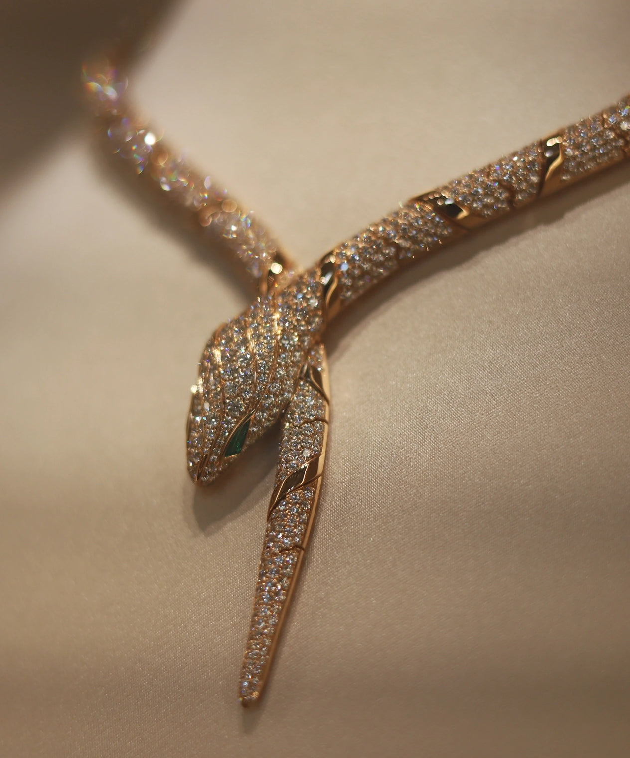 [✨Rose💎 ]HAUTE COUTURE GOLD SERPENTI NECKLACE