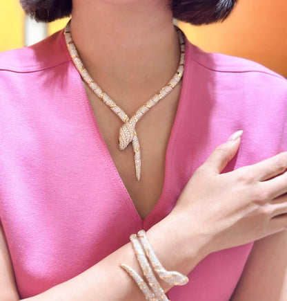 [✨Rose💎 ]HAUTE COUTURE GOLD SERPENTI NECKLACE