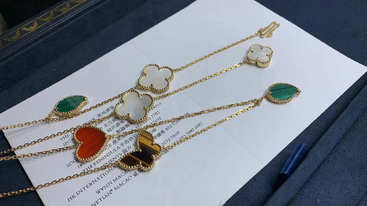 [✨Rose💎] LUCKY CLOVER 11 MOTIF NECKLACE