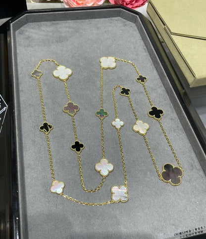 [✨Rose💎] CLOVER 16 MOTIF PREMIUM BLACK WHITE GRAY MOTHER OF PEARL NECKLACE