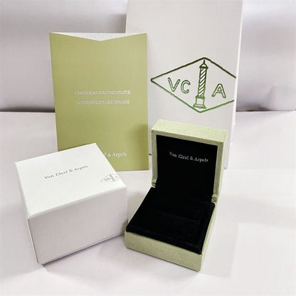 Bracelet, collier, bague, coffret et sac cadeau VA CLOVER