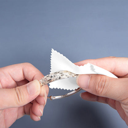 LINGETTES ANTIOXYDANTES POUR LE NETTOYAGE ET L'ENTRETIEN PROFESSIONNELS DES BIJOUX