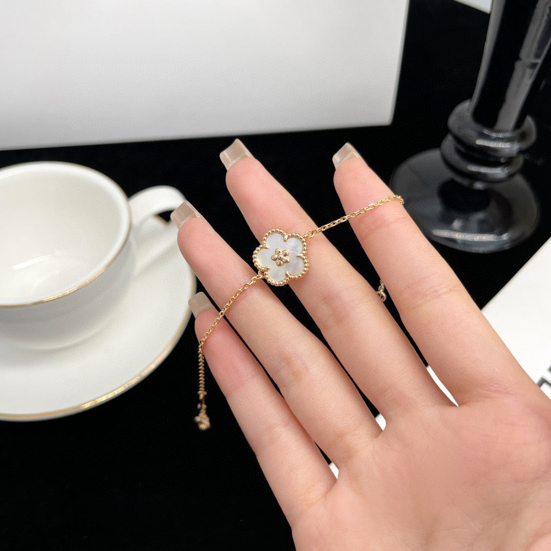 [✨Rose💎]BRACELET PORTE-BONHEUR EN FLEUR DE PRUNIER À NACRE BLANCHE