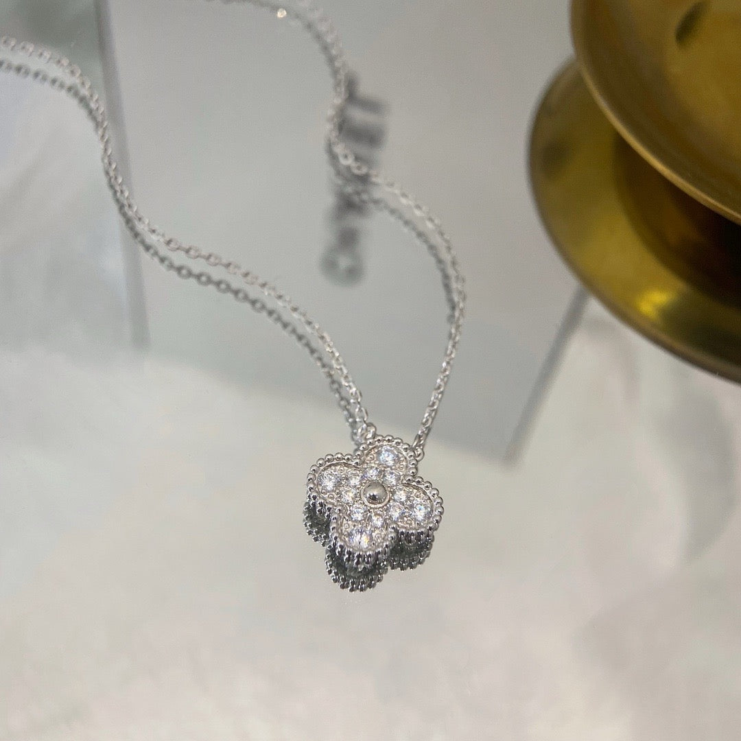 [✨Rose💎] COLLIER FLEUR UNIQUE EN DIAMANT TRÈFLE 15 MM