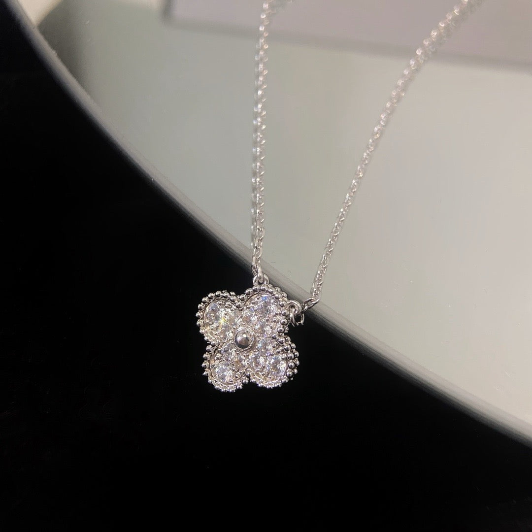 [✨Rose💎] COLLIER FLEUR UNIQUE EN DIAMANT TRÈFLE 15 MM