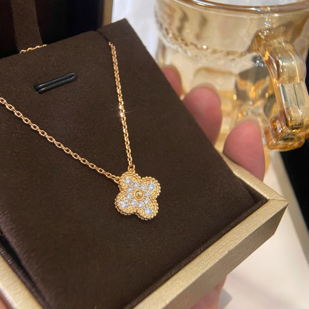 [✨Rose💎] COLLIER FLEUR UNIQUE EN DIAMANT TRÈFLE 15 MM
