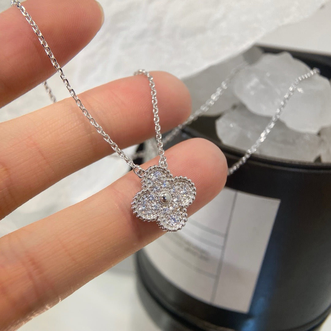 [✨Rose💎] COLLIER FLEUR UNIQUE EN DIAMANT TRÈFLE 15 MM