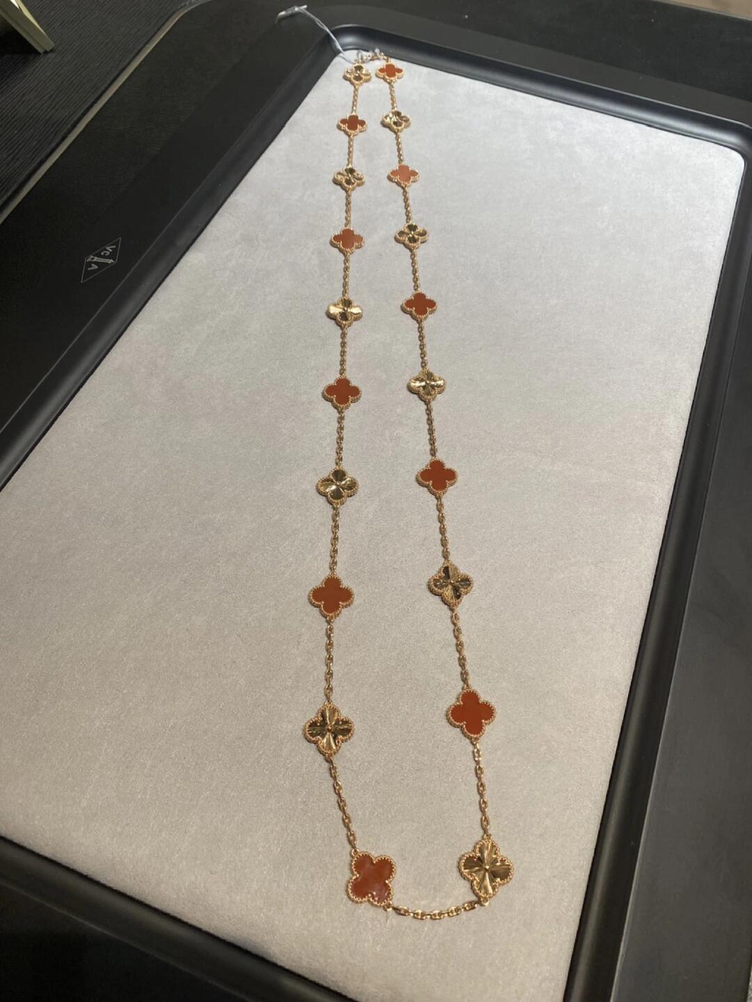 [✨Rose💎]CLOVER 20 FLOWER RED GEMSTONE LASER GOLD NECKLACE