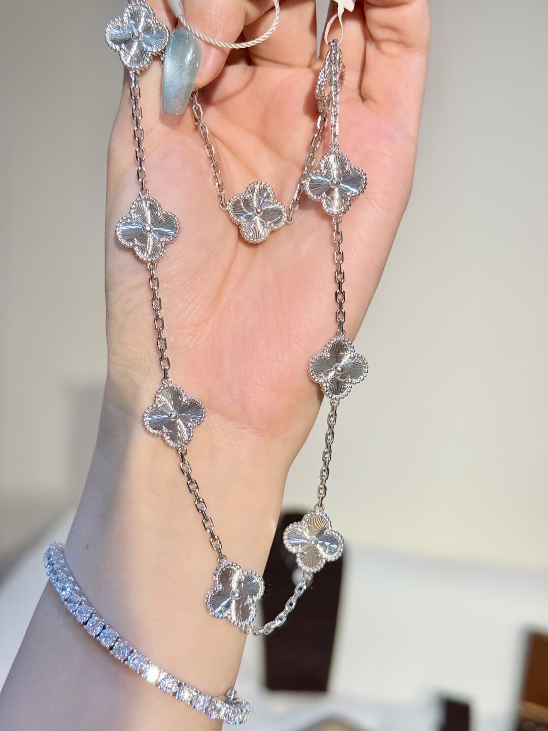 [✨Rose💎] COLLIER LASER TRÈFLE 10 MOTIFS