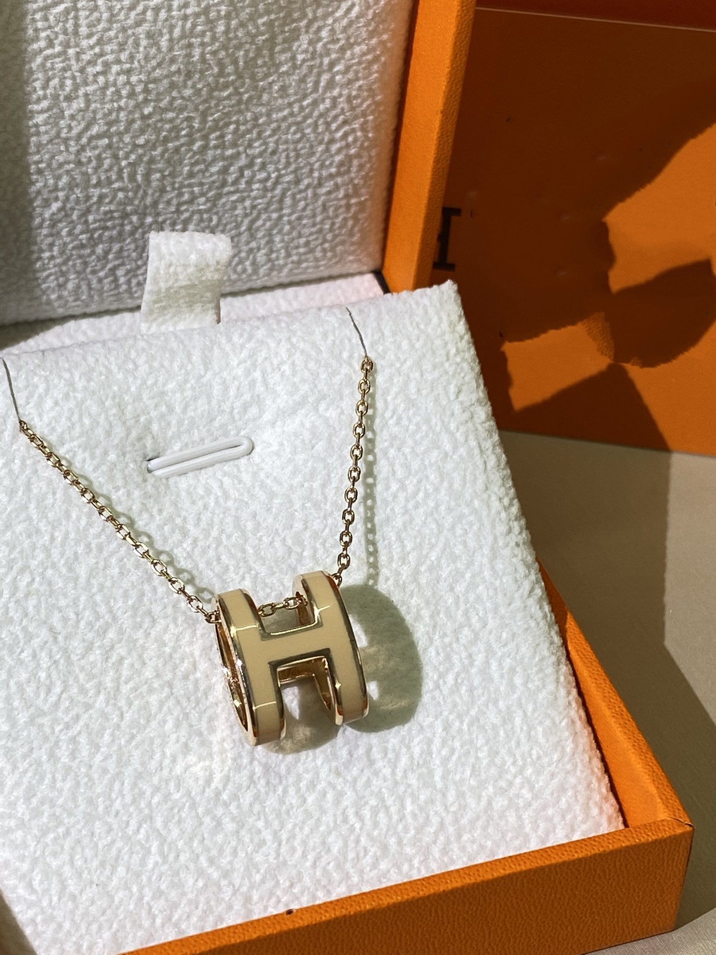 [✨Rose💎]Collier doré émaillé jaune HM CLIC