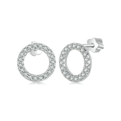 Boucles d'oreilles rondes à tige en moissanite Forever Clear