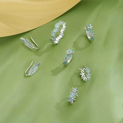 Boucles d'oreilles créoles en guirlande vert menthe et émaillées